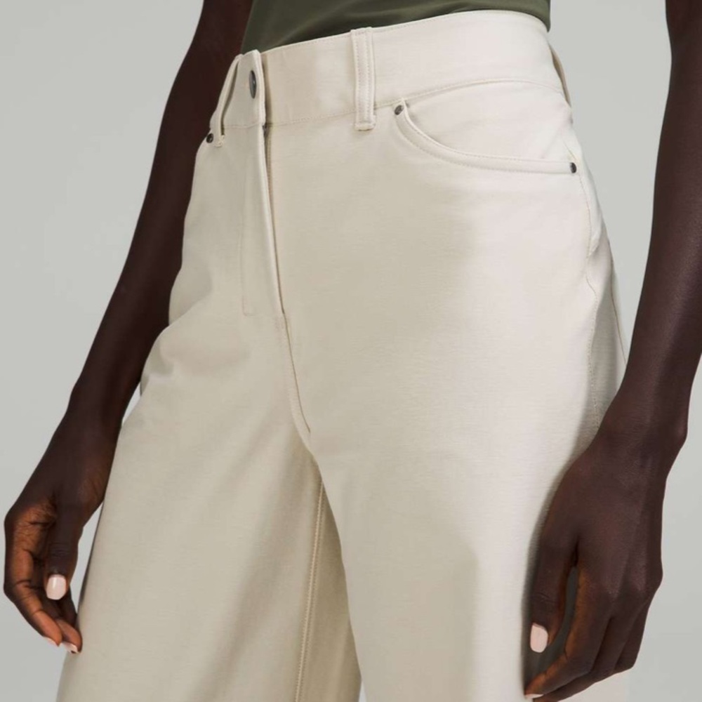 Lululemon 28 City Sleek 5 Pocket Wide-Leg High-Rise Pant Light Utilitech Ivory - Picture 5 of 9